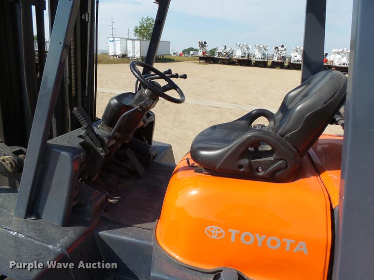 image for item DH9720 1997 Toyota forklift