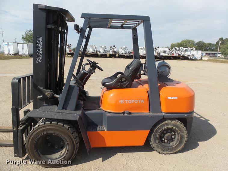 image for item DH9720 1997 Toyota forklift