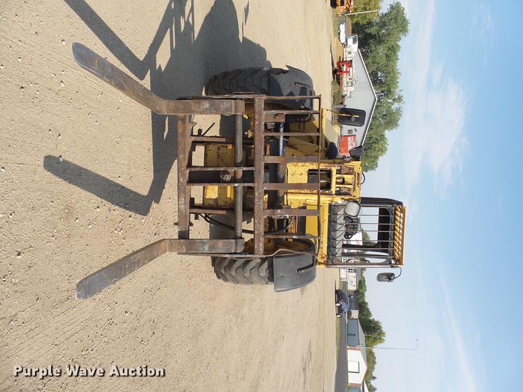 image for item DH9723 1999 Caterpillar TH63 telehandler