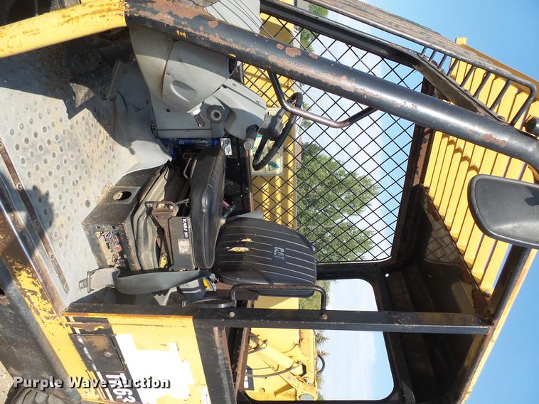 image for item DH9723 1999 Caterpillar TH63 telehandler