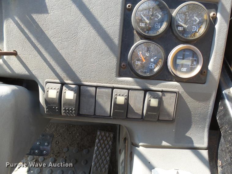 image for item DH9723 1999 Caterpillar TH63 telehandler