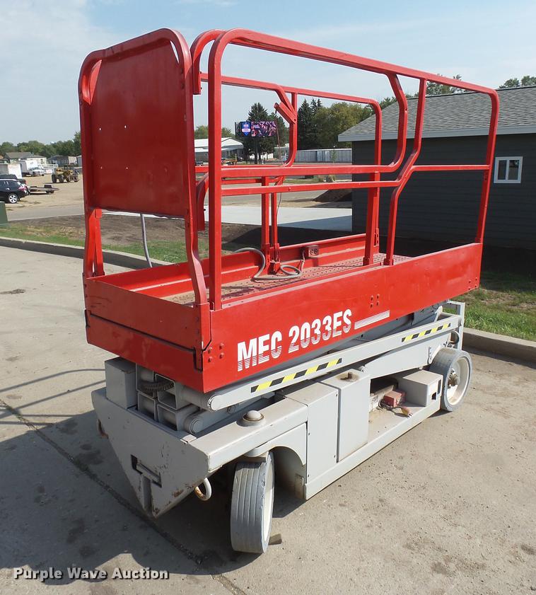 image for item DH9724 1998 Mec 2033ES scissor lift