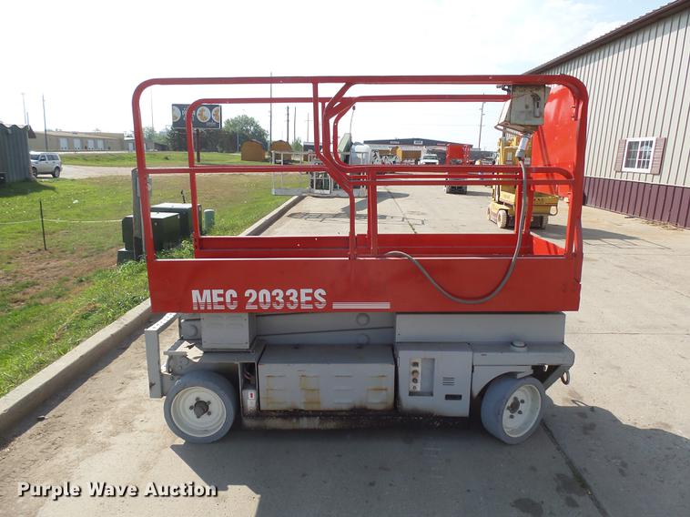 image for item DH9724 1998 Mec 2033ES scissor lift