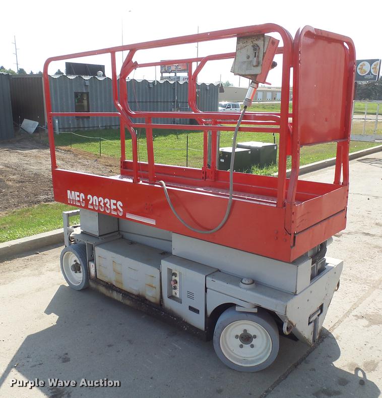 image for item DH9724 1998 Mec 2033ES scissor lift