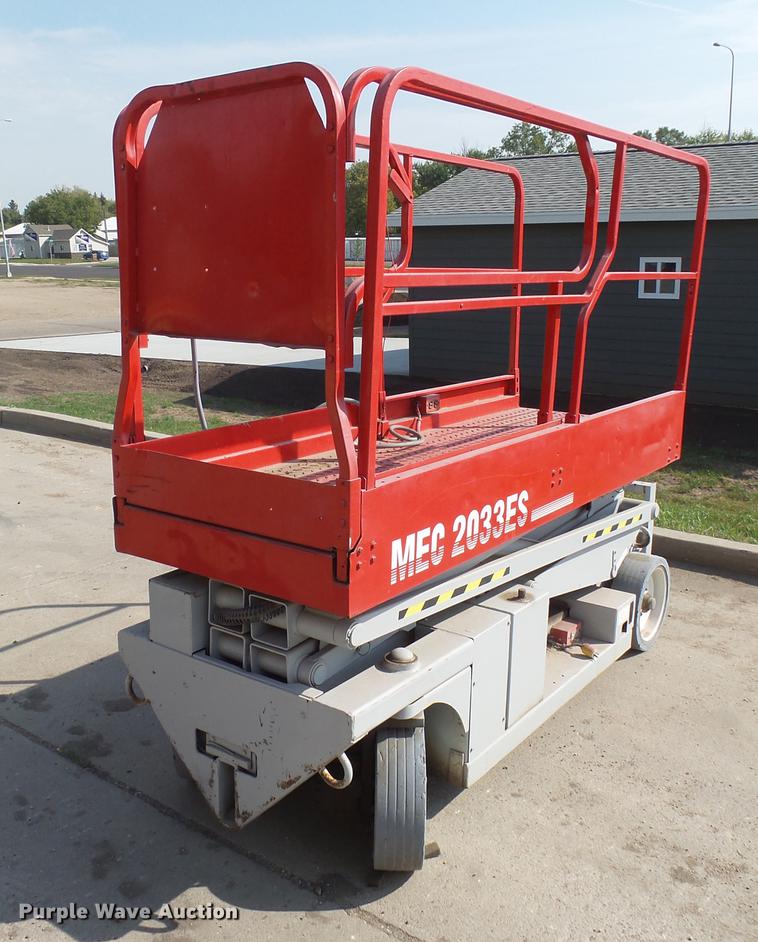 image for item DH9724 1998 Mec 2033ES scissor lift