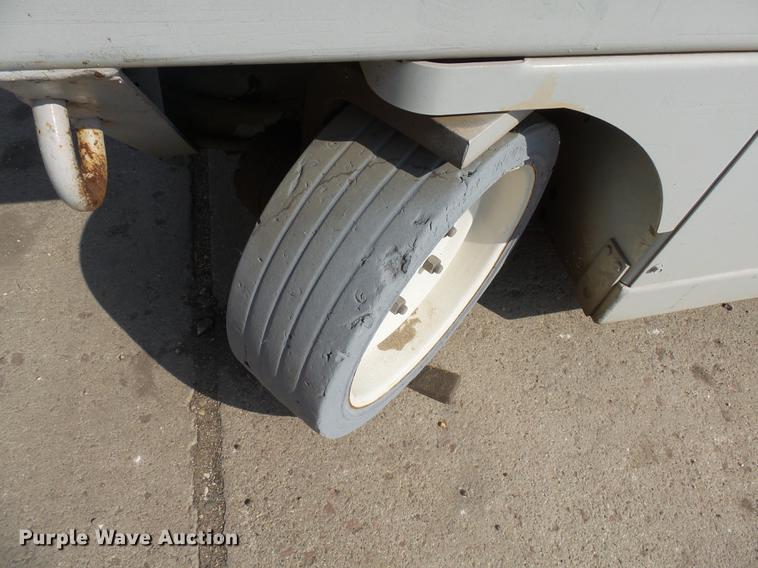 image for item DH9724 1998 Mec 2033ES scissor lift