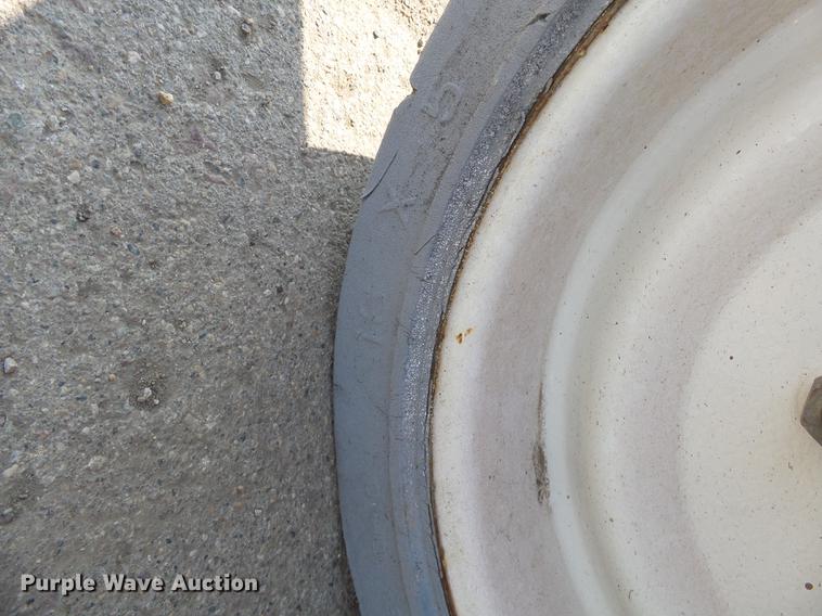 image for item DH9724 1998 Mec 2033ES scissor lift