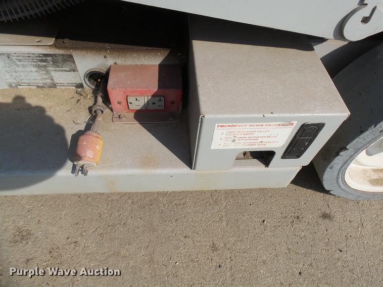 image for item DH9724 1998 Mec 2033ES scissor lift