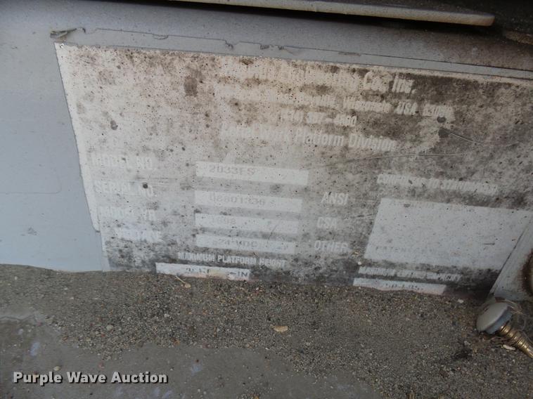 image for item DH9724 1998 Mec 2033ES scissor lift