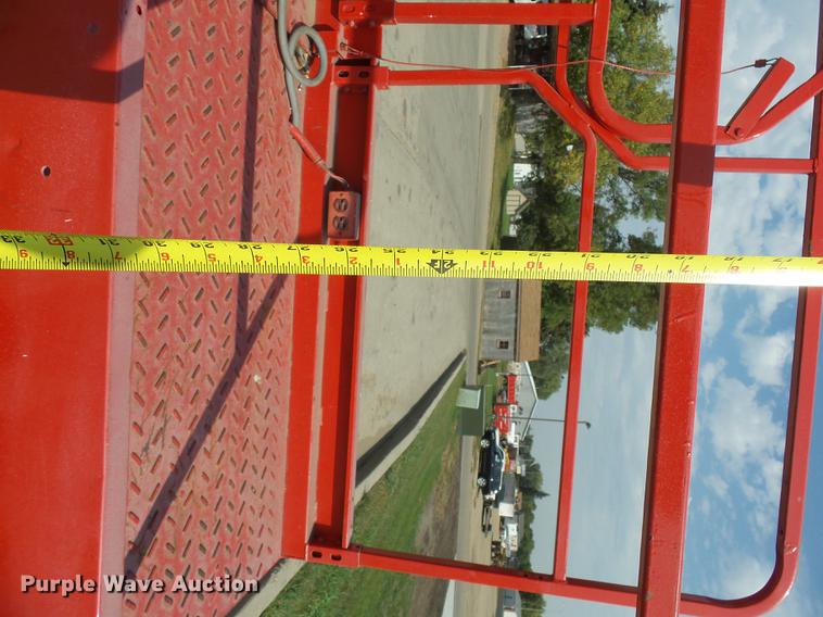 image for item DH9724 1998 Mec 2033ES scissor lift