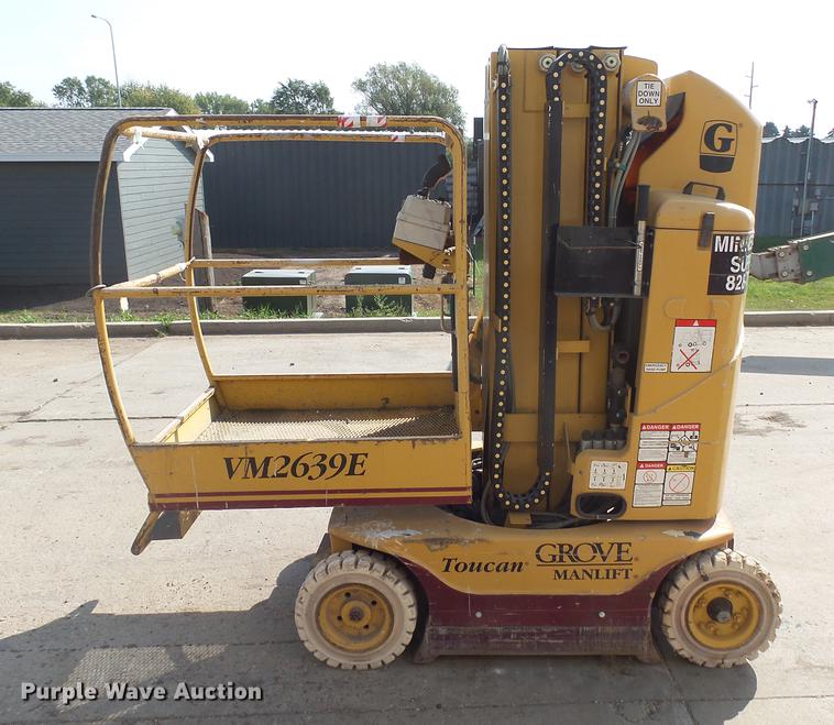 image for item DH9725 1999 Grove VM2639E vertical lift