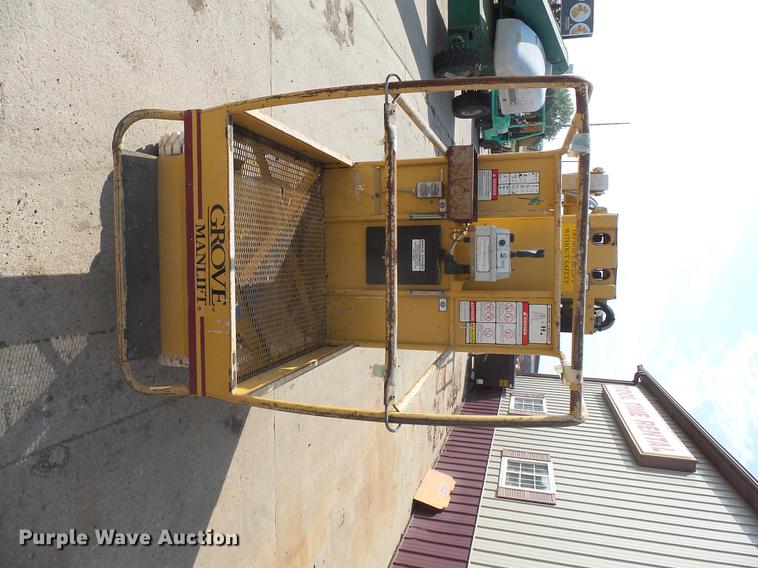 image for item DH9725 1999 Grove VM2639E vertical lift
