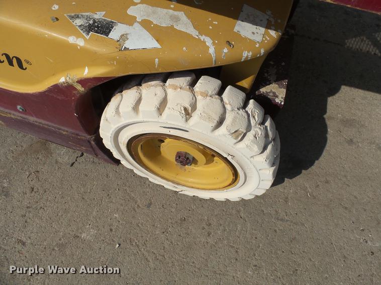 image for item DH9725 1999 Grove VM2639E vertical lift