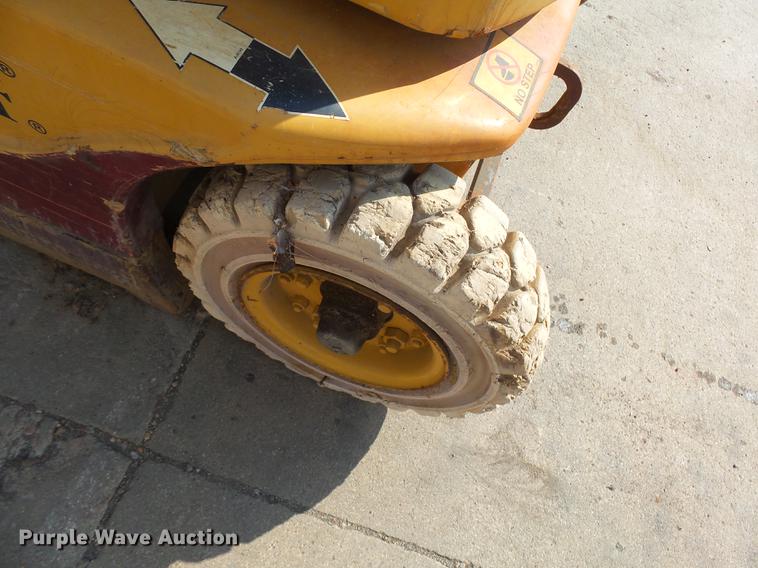 image for item DH9725 1999 Grove VM2639E vertical lift