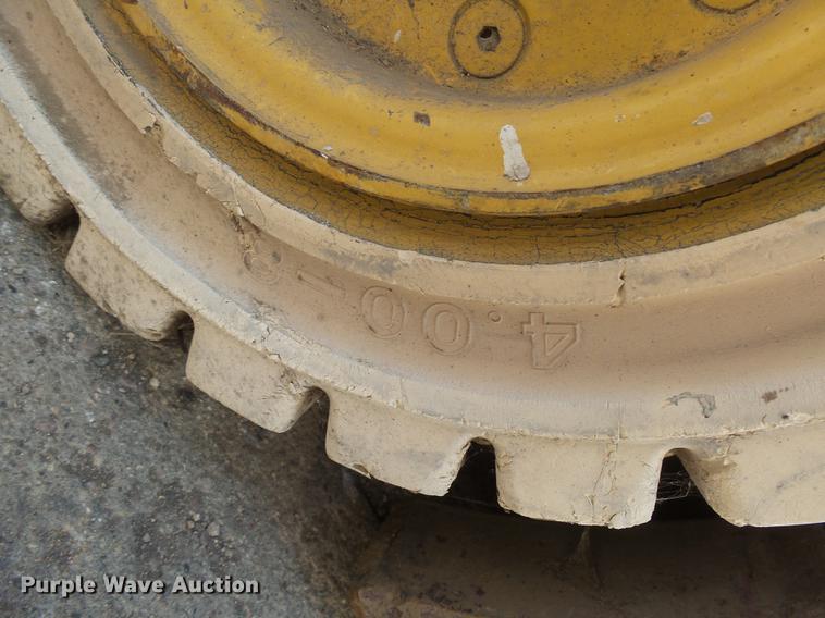 image for item DH9725 1999 Grove VM2639E vertical lift