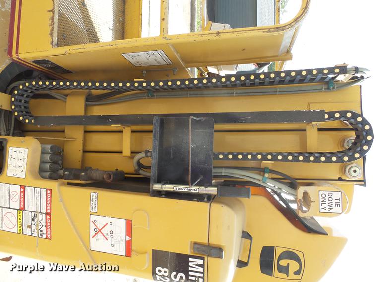 image for item DH9725 1999 Grove VM2639E vertical lift