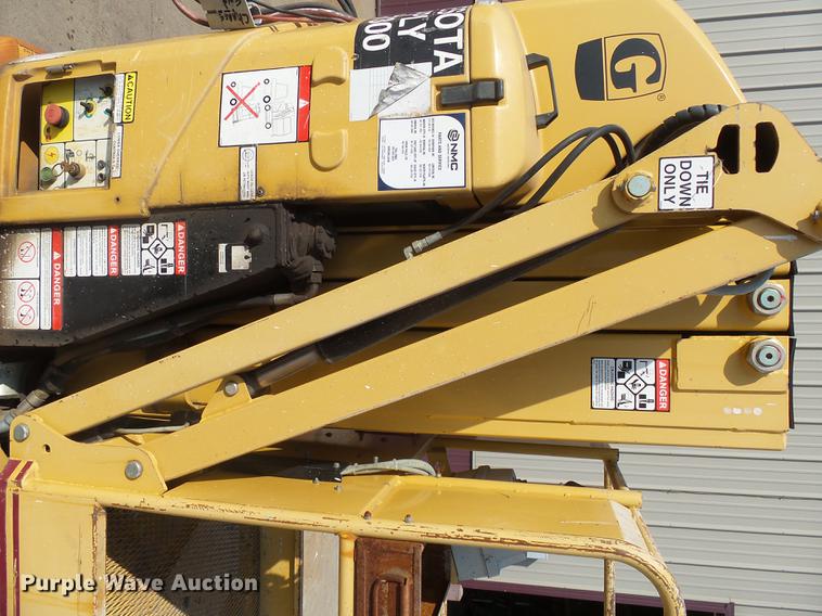 image for item DH9725 1999 Grove VM2639E vertical lift