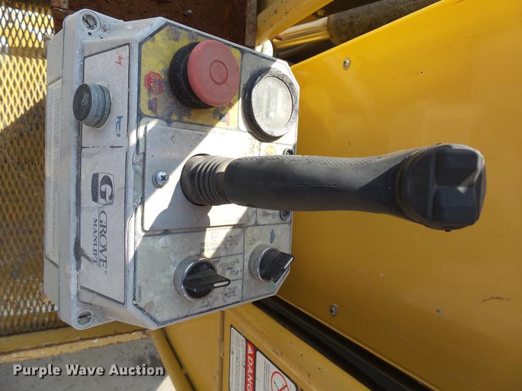 image for item DH9725 1999 Grove VM2639E vertical lift
