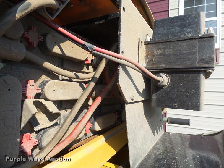 image for item DH9725 1999 Grove VM2639E vertical lift