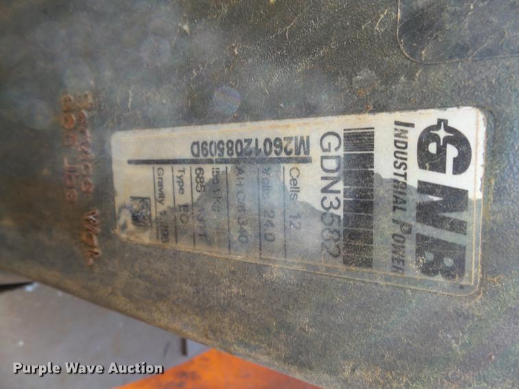 image for item DH9725 1999 Grove VM2639E vertical lift