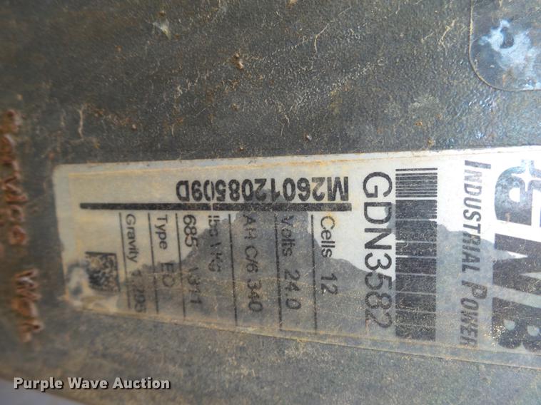 image for item DH9725 1999 Grove VM2639E vertical lift