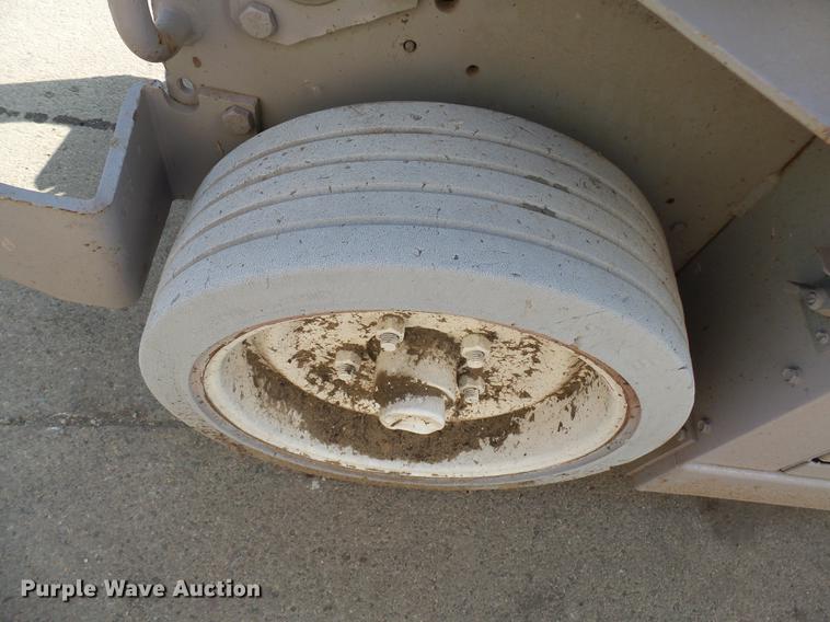 image for item DH9726 2000 Mec 2033ES scissor lift