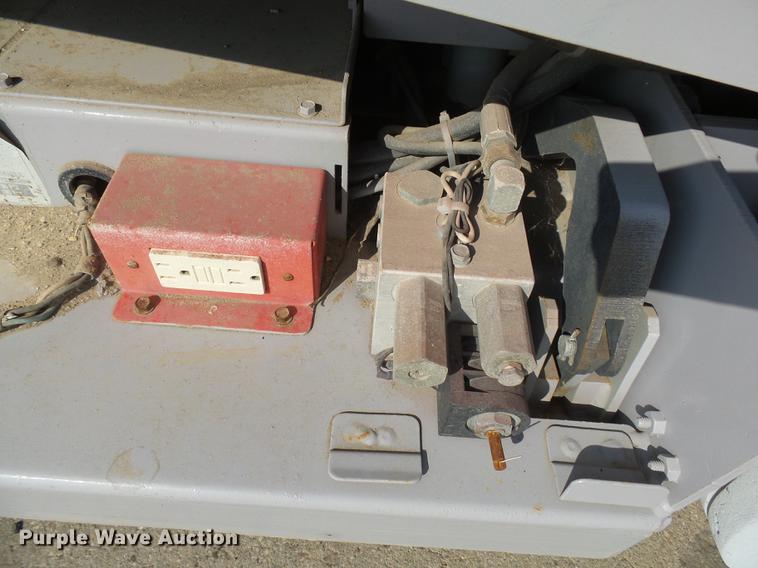 image for item DH9726 2000 Mec 2033ES scissor lift