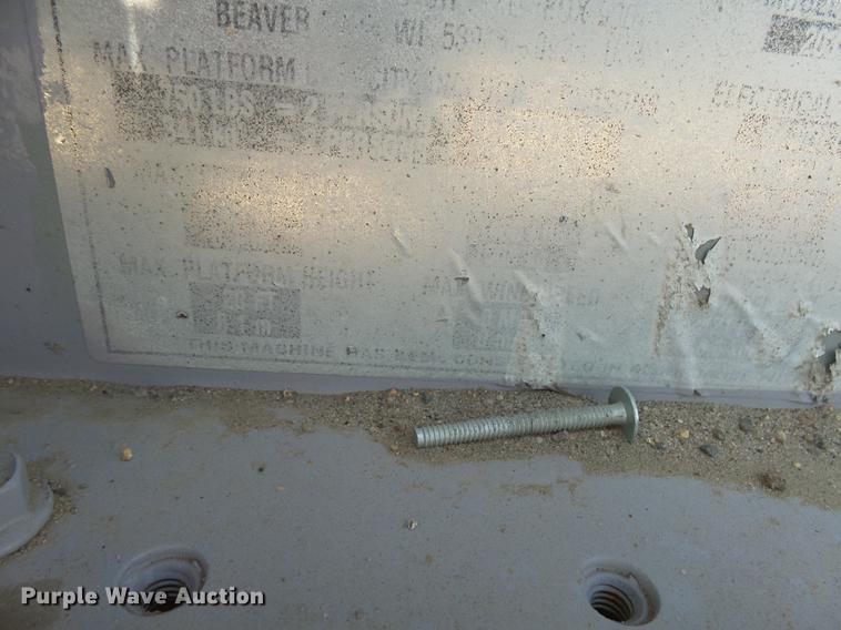 image for item DH9726 2000 Mec 2033ES scissor lift