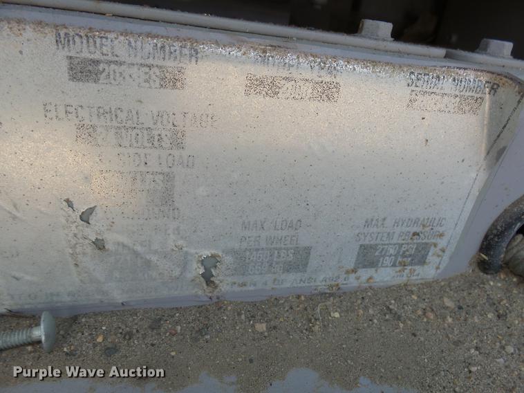 image for item DH9726 2000 Mec 2033ES scissor lift