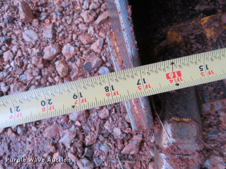 image for item DI9890 2014 John Deere 27D excavator