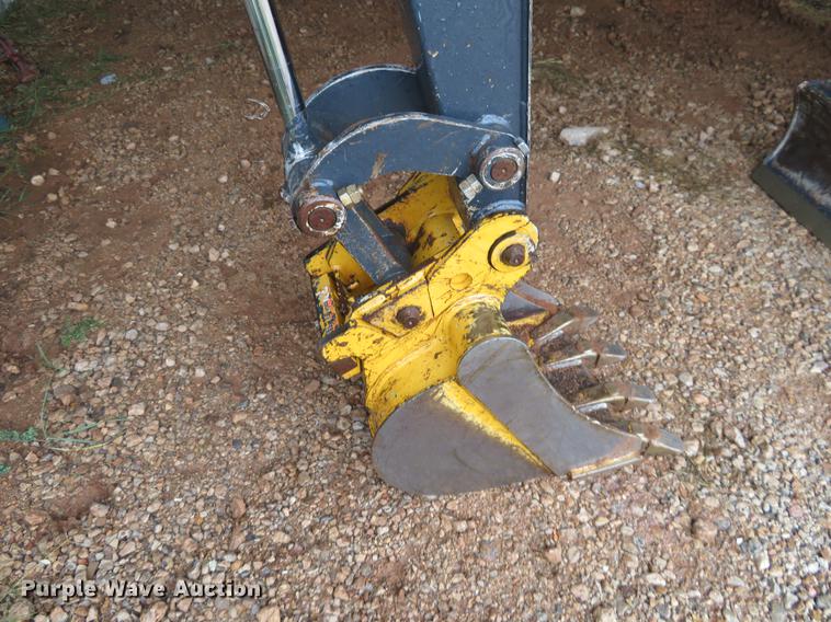 image for item DI9890 2014 John Deere 27D excavator