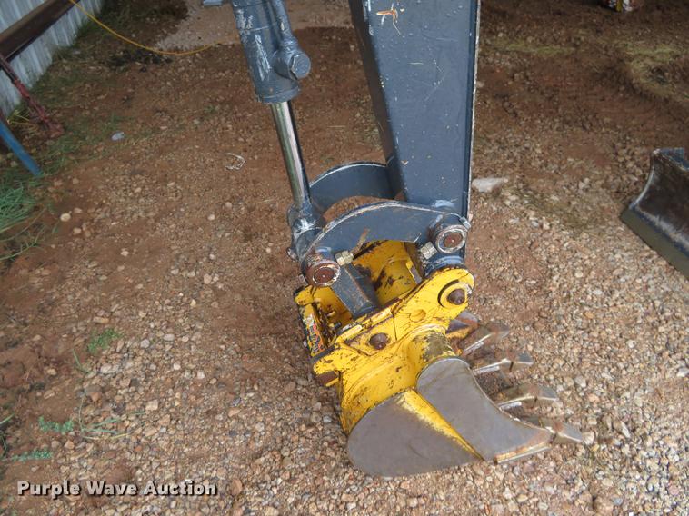 image for item DI9890 2014 John Deere 27D excavator