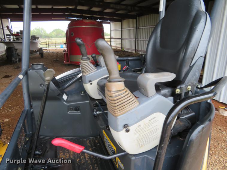 image for item DI9890 2014 John Deere 27D excavator