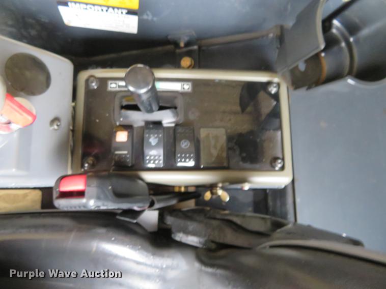 image for item DI9890 2014 John Deere 27D excavator