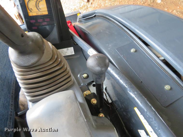 image for item DI9890 2014 John Deere 27D excavator