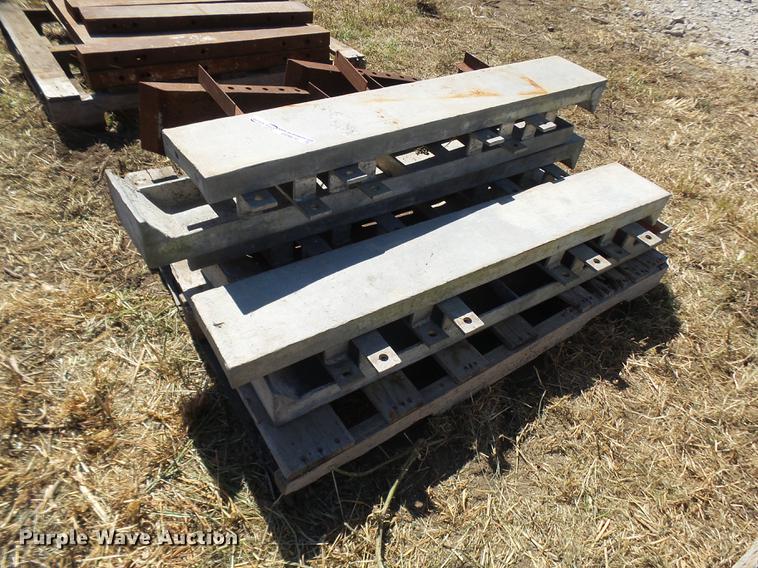 image for item DP9670 (11) Concrete form block backs