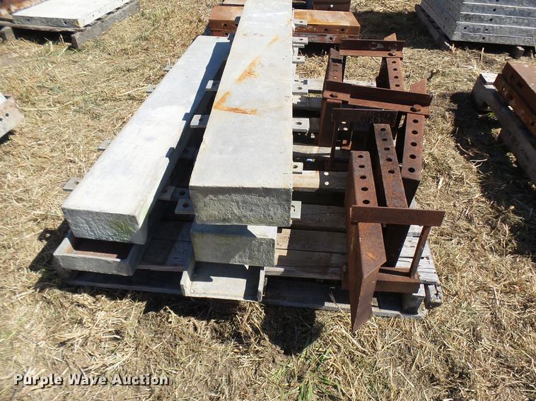 image for item DP9670 (11) Concrete form block backs