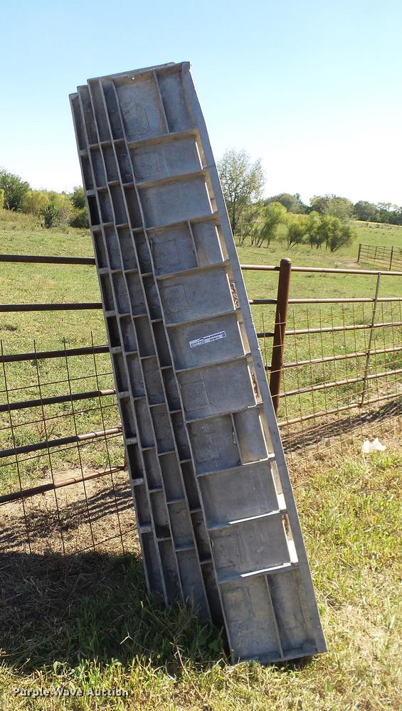 image for item DP9672 (5) aluminum outside corners