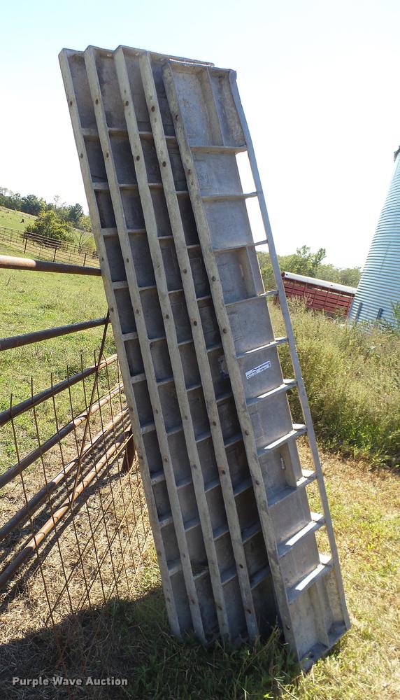 image for item DP9672 (5) aluminum outside corners