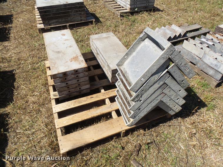 image for item DP9712 (16) steel concrete forms