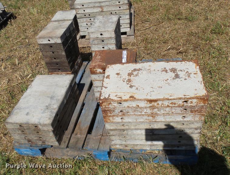 image for item DP9715 (34) steel concrete forms