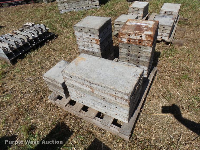 image for item DP9716 (32) steel concrete forms