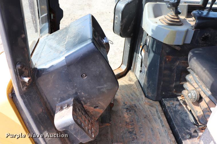 image for item ED9524 2008 Komatsu D51EX-22 dozer