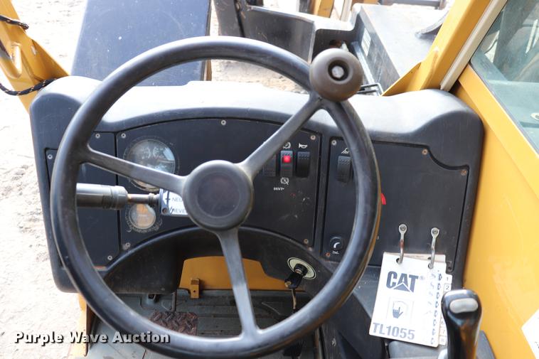 image for item ED9525 2007 Caterpillar TL1055 telehandler