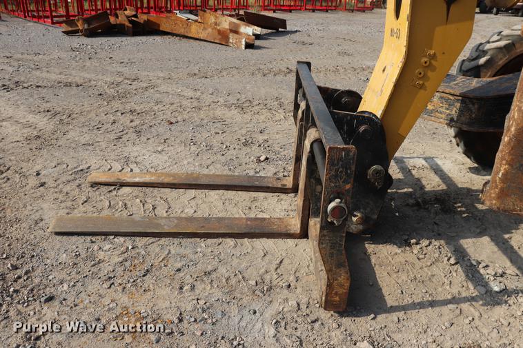 image for item ED9525 2007 Caterpillar TL1055 telehandler