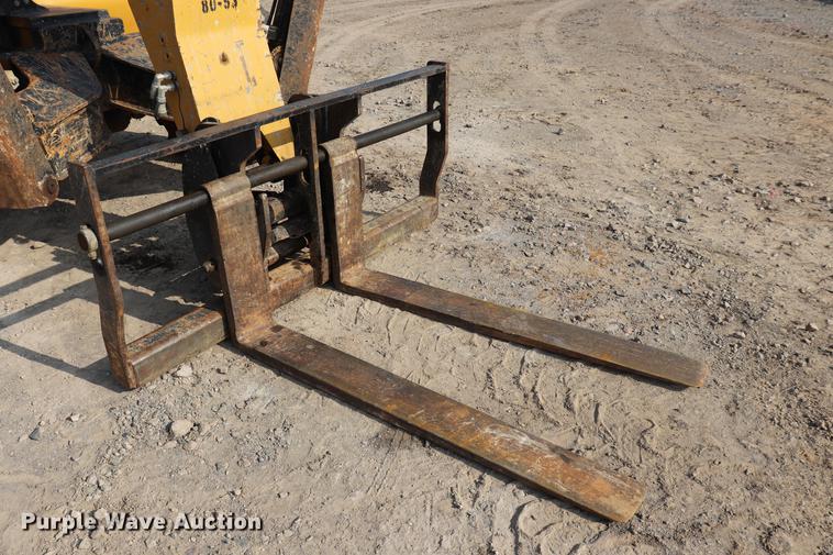 image for item ED9525 2007 Caterpillar TL1055 telehandler