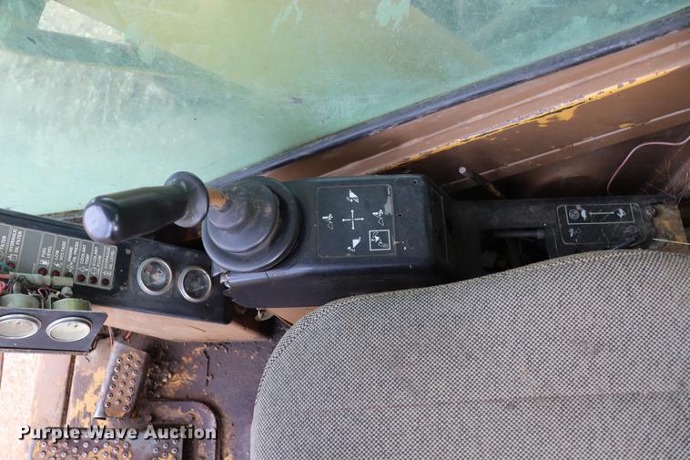 image for item ED9540 1988 Caterpillar 245B excavator