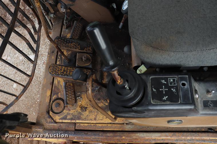 image for item ED9540 1988 Caterpillar 245B excavator