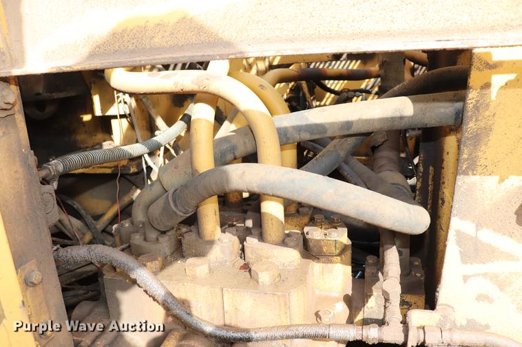 image for item ED9540 1988 Caterpillar 245B excavator