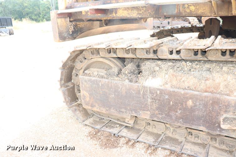 image for item ED9540 1988 Caterpillar 245B excavator